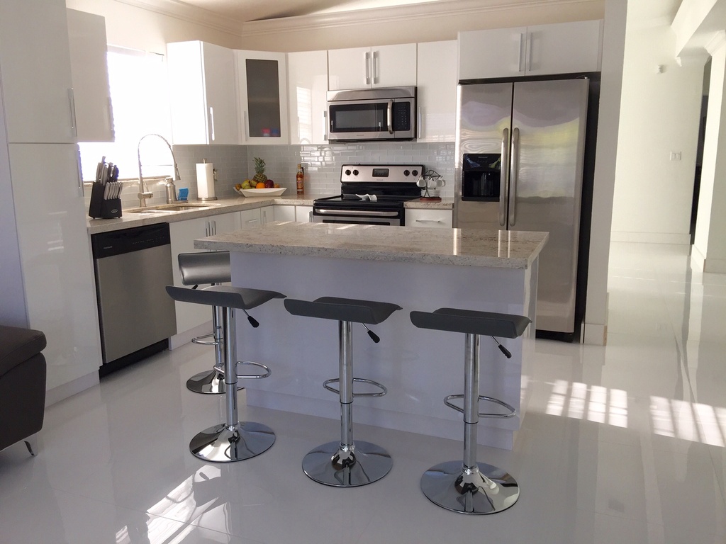 Pittura Snow-DG White 24X24